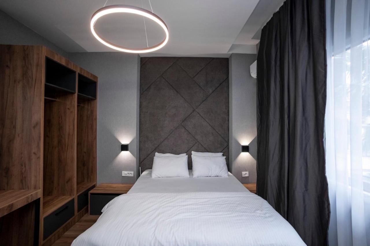 Griffon Bar Food Apartments Struga Exterior photo