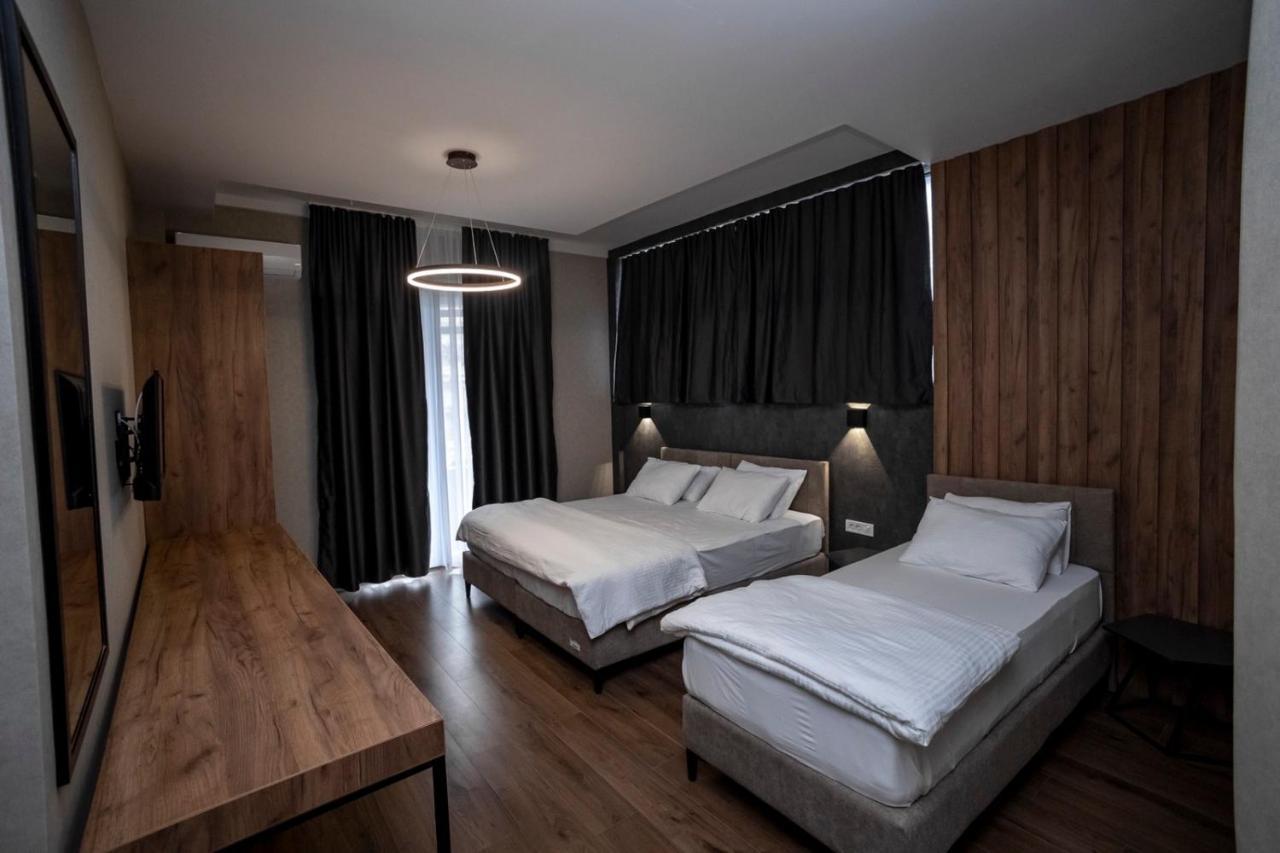 Griffon Bar Food Apartments Struga Exterior photo