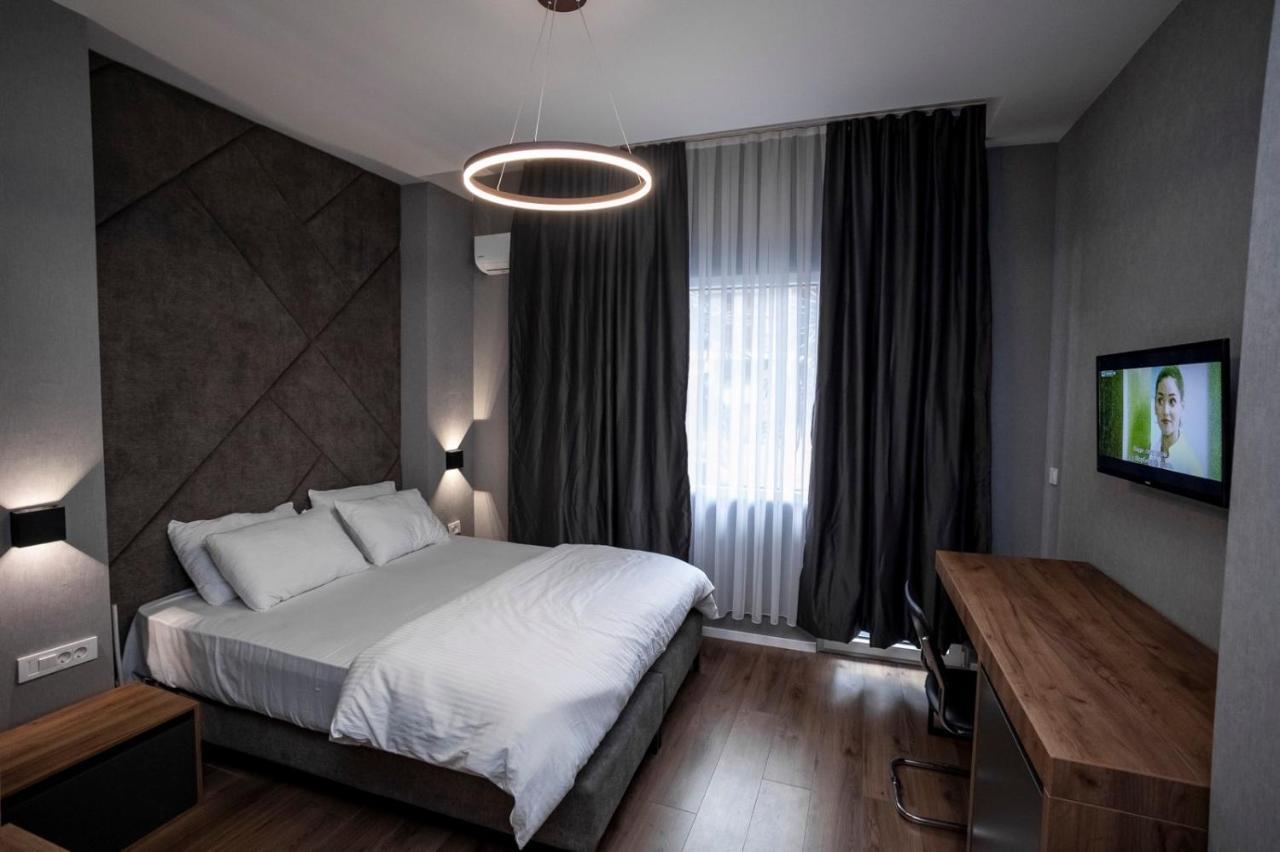 Griffon Bar Food Apartments Struga Exterior photo